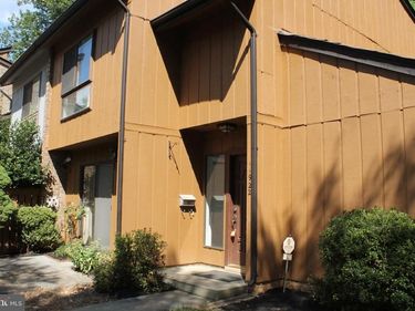 11922 ESCALANTE COURT , RESTON, VA 20191