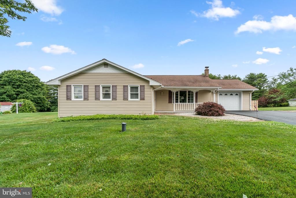557 OAK TREE ROAD, WESTMINSTER, MD 21157