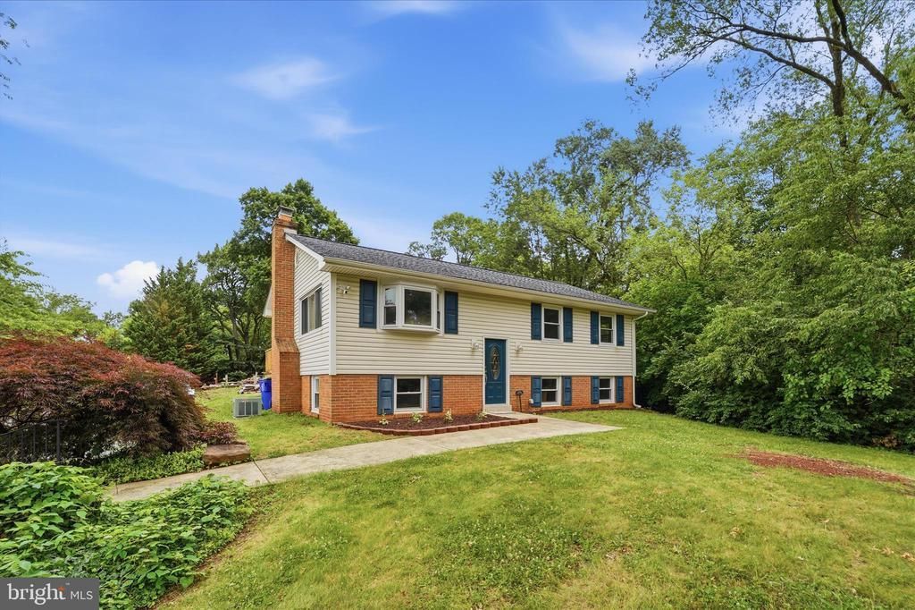 5615 Calvert Drive , Frederick, MD 21703 Main Photo