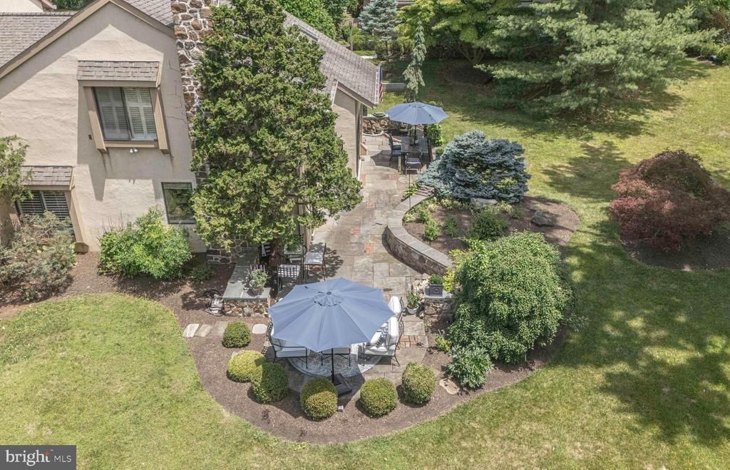 8 SUGAR KNOLL DRIVE, DEVON, PA 19333