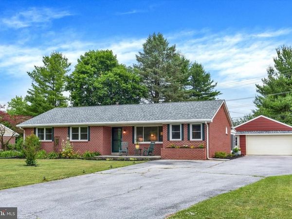 225 E GLENN ROAD , HERSHEY, PA 17033