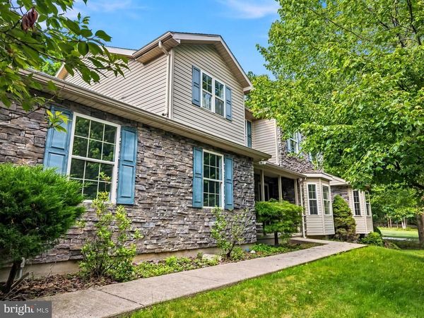 2 PINEWOOD CIRCLE , HAZLETON, PA 18202