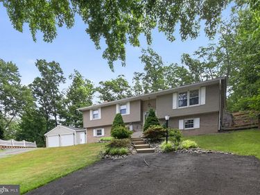 18324 NOB HILL DRIVE , TRIANGLE, VA 22172