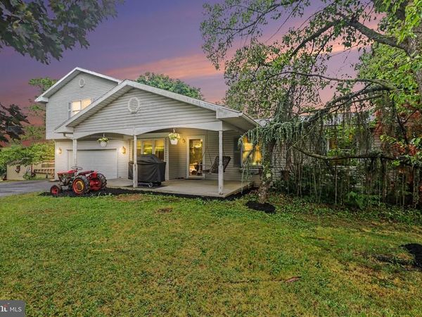 3 HILL DRIVE, CARLISLE, PA 17013