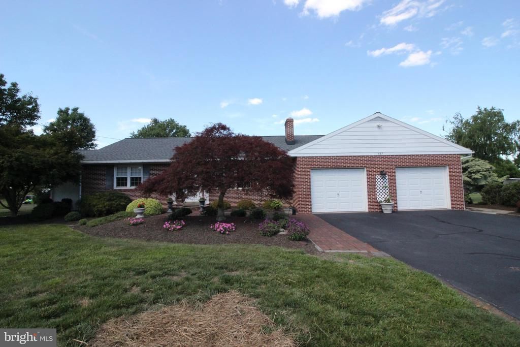 487 Schoolhouse Road , Harleysville, PA 19438 Main Photo