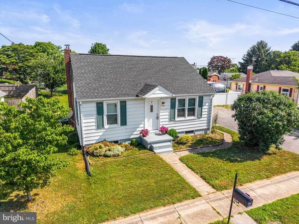 302 WIRT AVENUE, HANOVER, PA 17331