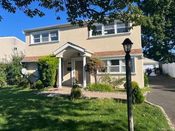 12 Walter Avenue , Hicksville, NY 11801