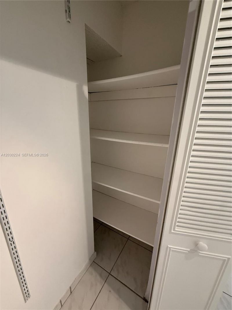 8625 NW 8th St , Unit 420, Miami, FL 33126 Photo