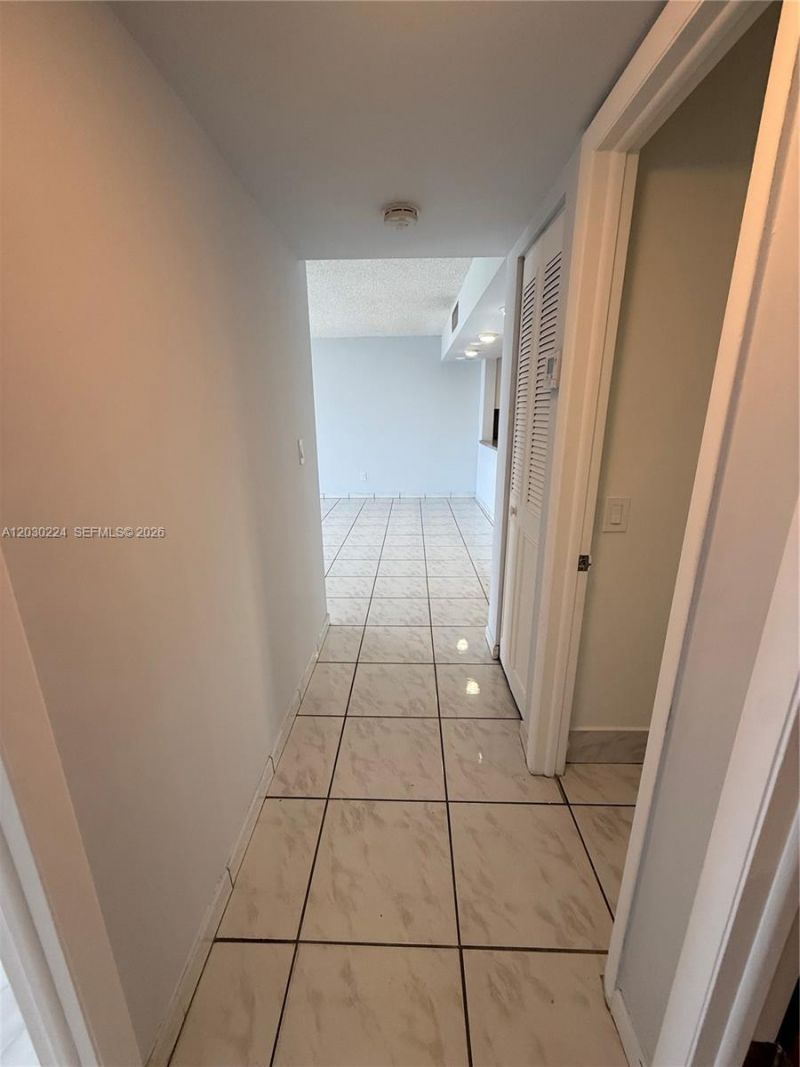 8625 NW 8th St , Unit 420, Miami, FL 33126 Photo