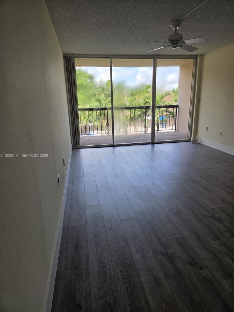 10985 SW 107th St, Unit 312, Miami, FL 33176 Photo