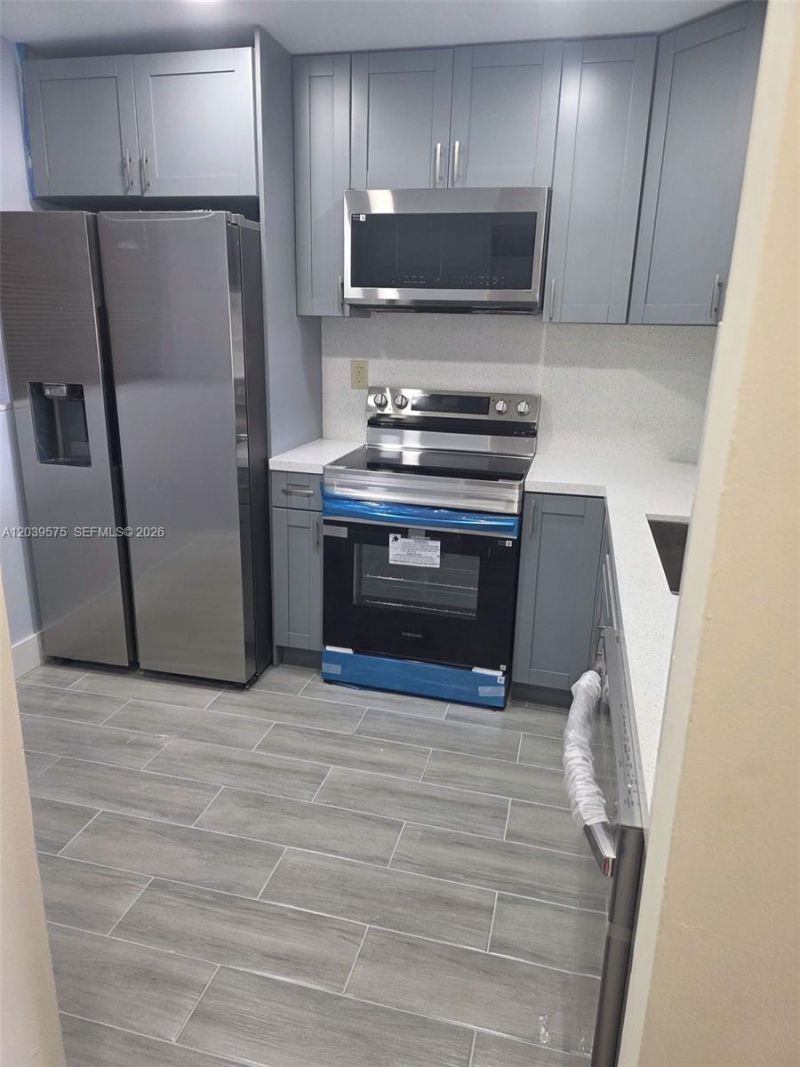 10985 SW 107th St, Unit 312, Miami, FL 33176 Photo