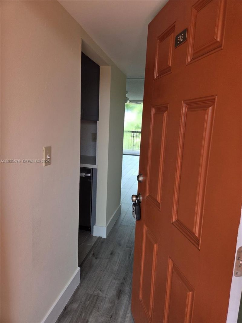 10985 SW 107th St, Unit 312, Miami, FL 33176 Photo