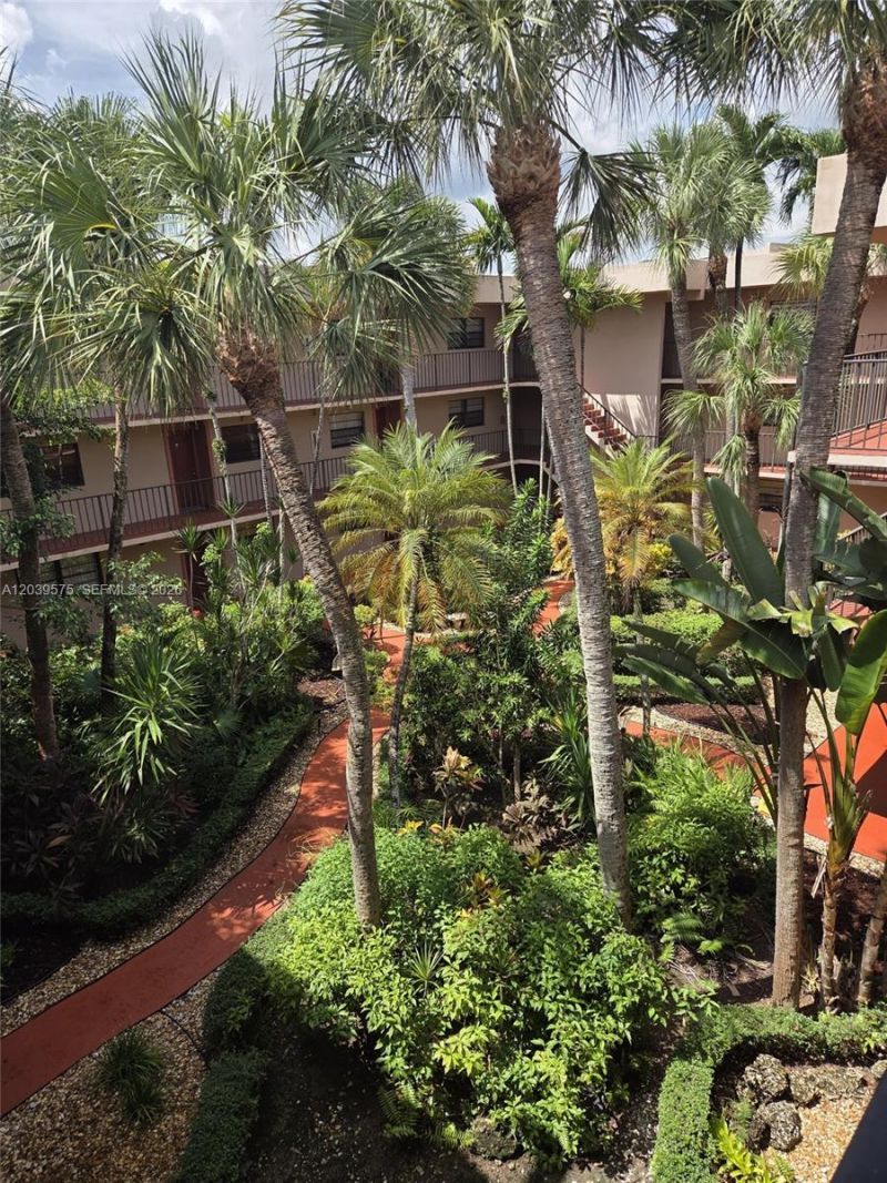 10985 SW 107th St, Unit 312, Miami, FL 33176 Photo