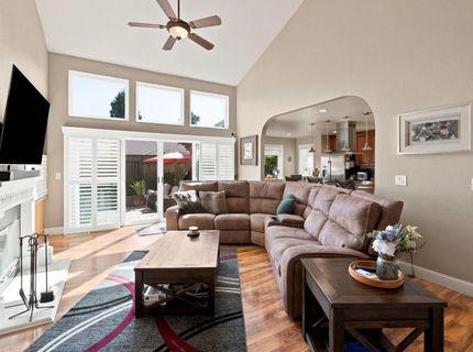 9075 Doncaster Ct, Elk Grove, CA 95624 Photo