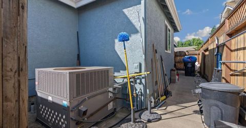 9075 Doncaster Ct, Elk Grove, CA 95624 Photo