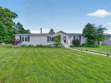 2700 Shimmons Road, Auburn Hills, MI 48326