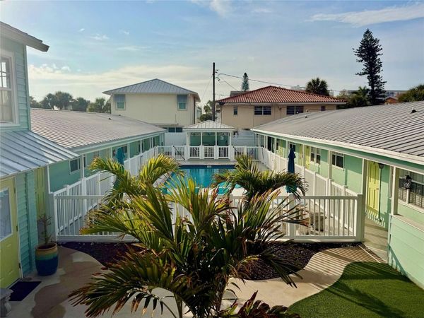 148 CLEVELAND DRIVE , Unit 3, SARASOTA, FL 34236