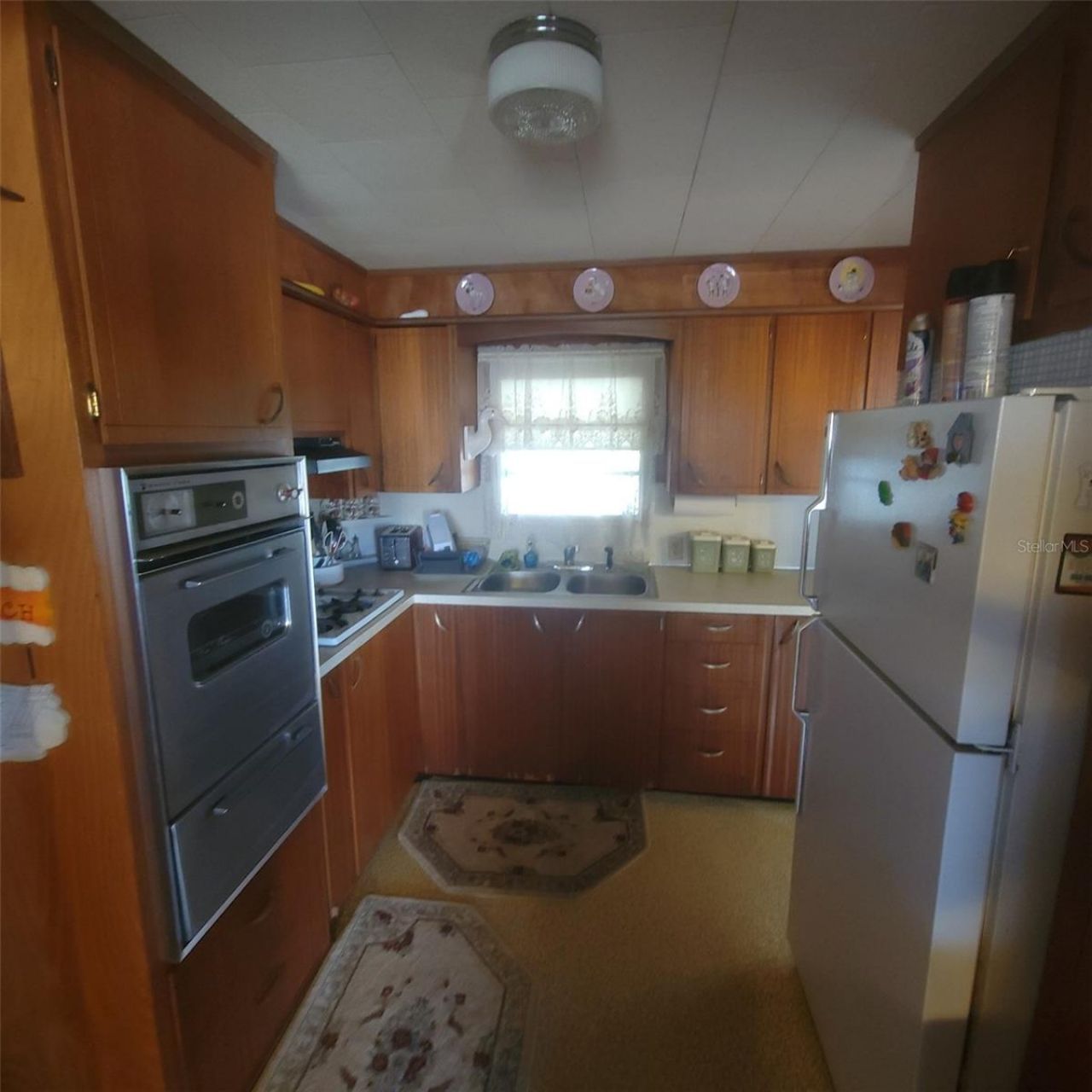 1403 Lakeview Drive , Tavares, FL 32778 Photo