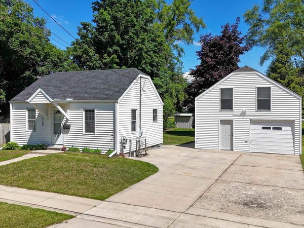 211 Palmer Street E, Mt Pleasant, MI 48858