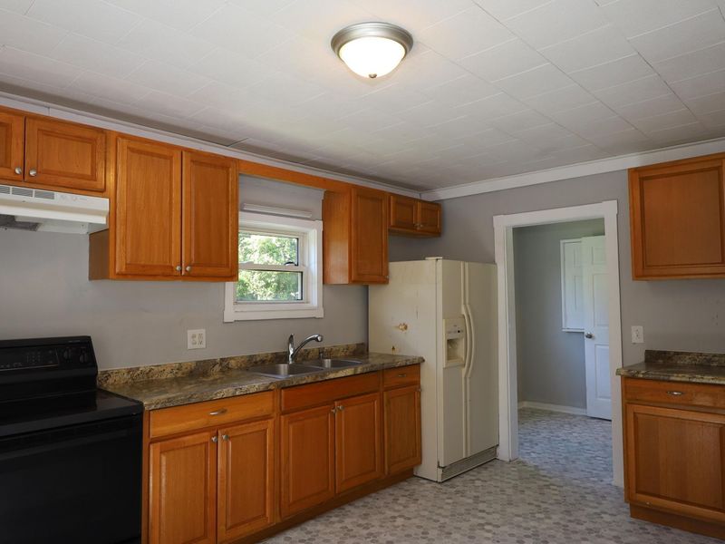 704 W Sugar Street, Mount Vernon, OH 43050 Photo 3