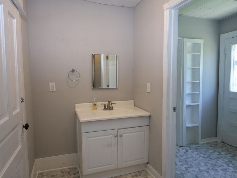 704 W Sugar Street, Mount Vernon, OH 43050 Photo 7
