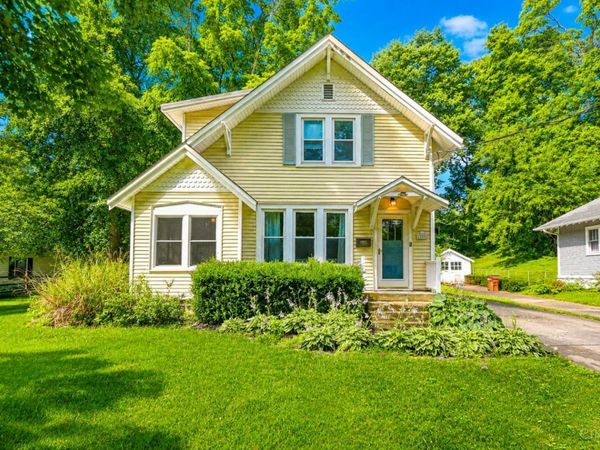 1525 Maple Avenue, Cincinnati, OH 45215