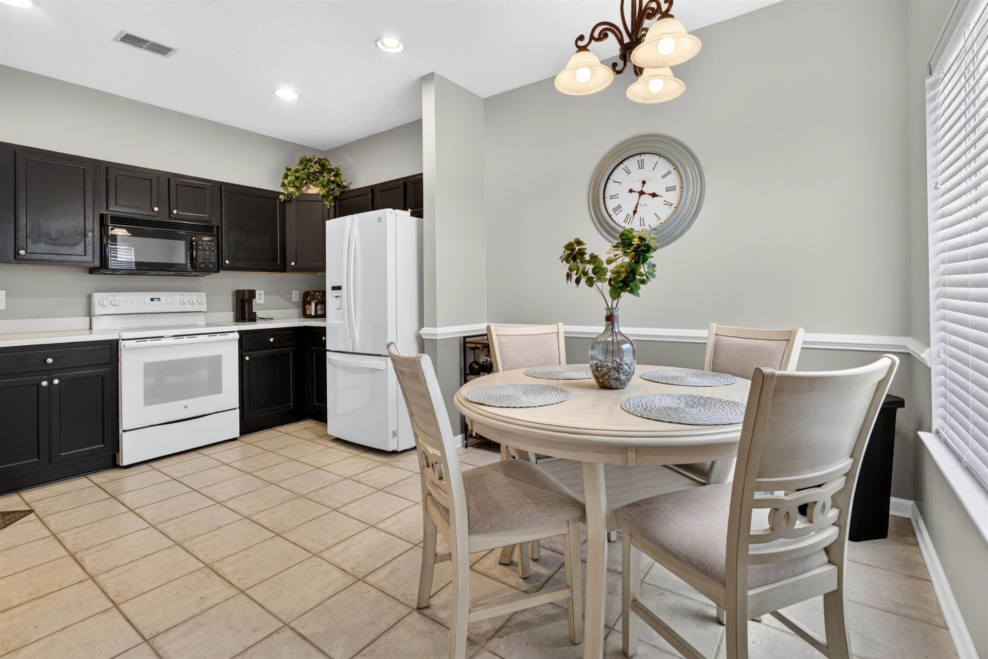 4429-f Montrose Ln.  Photo 12