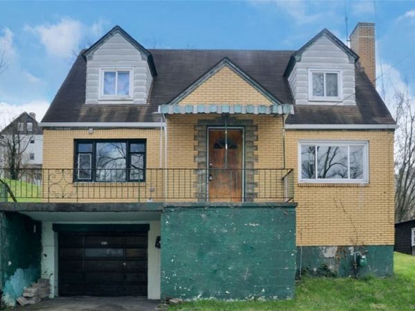 2912 Freeland Str , Mckeesport, PA 15132