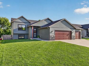 419 Skogen Drive, Kenyon, MN 55946