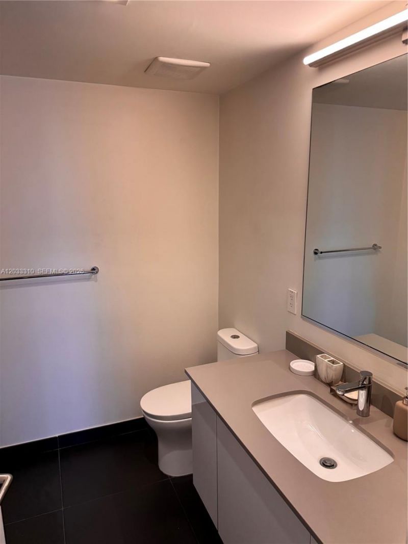 1600 NE 1st Ave , Unit 2015, Miami, FL 33132 Photo