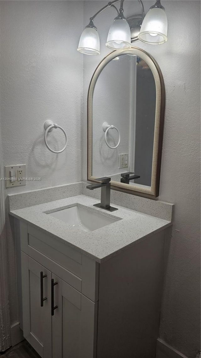 5625 W 20th Ave, Unit 208, Hialeah, FL 33012 Photo