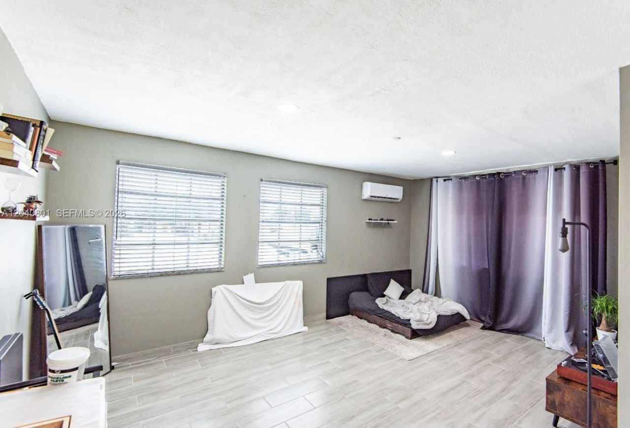 359 W 12th St, Unit 3, Hialeah, FL 33010 Photo