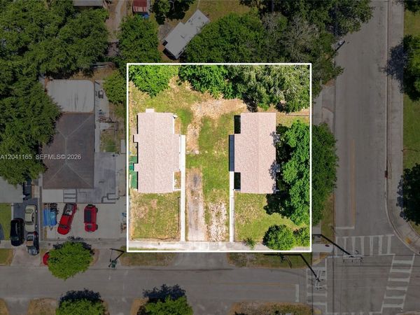1992 NW 56th St, Miami, FL 33142