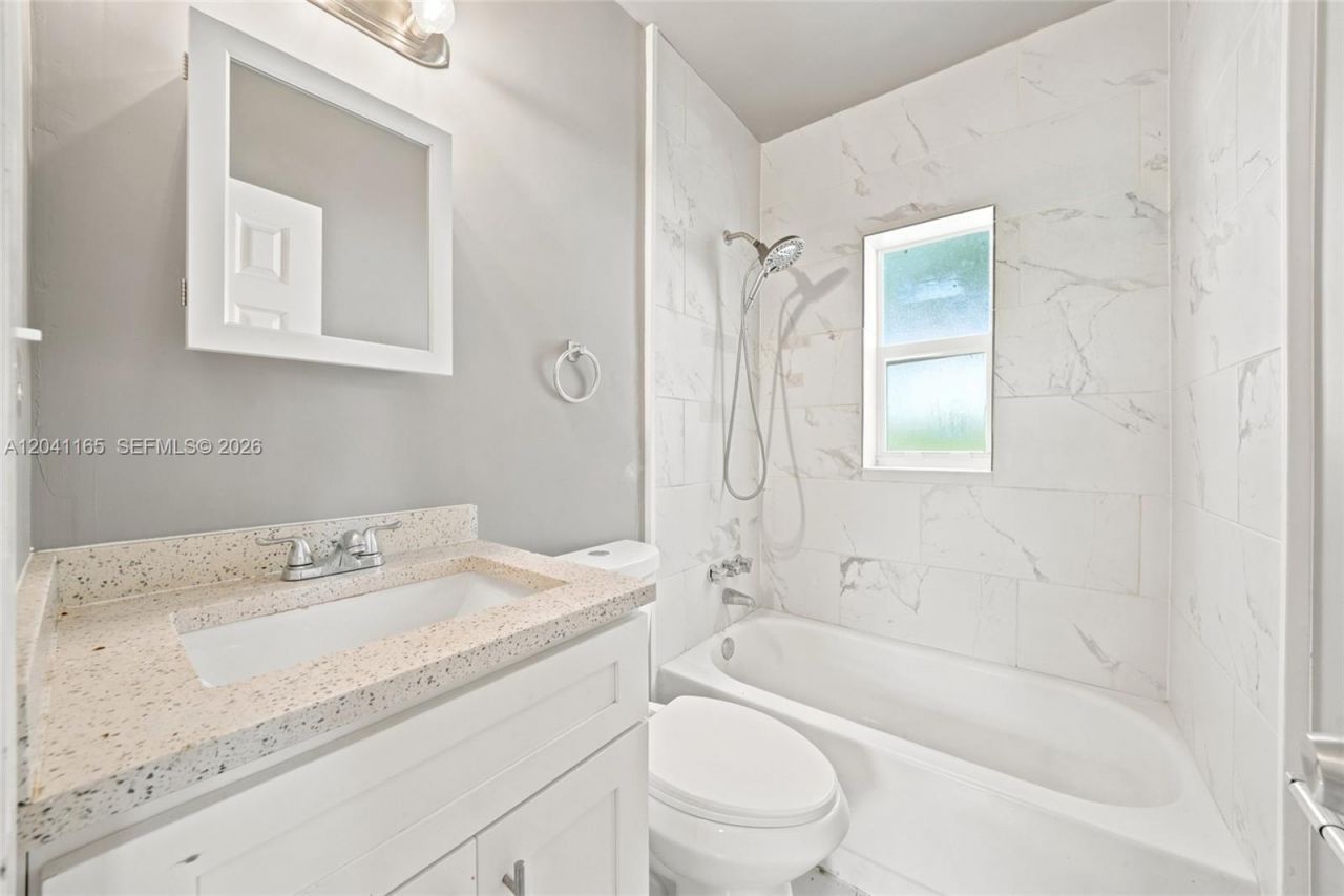 1992 NW 56th St, Miami, FL 33142 Photo