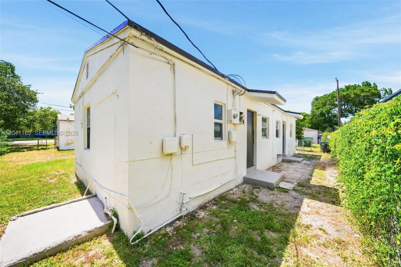 1992 NW 56th St, Miami, FL 33142 Photo