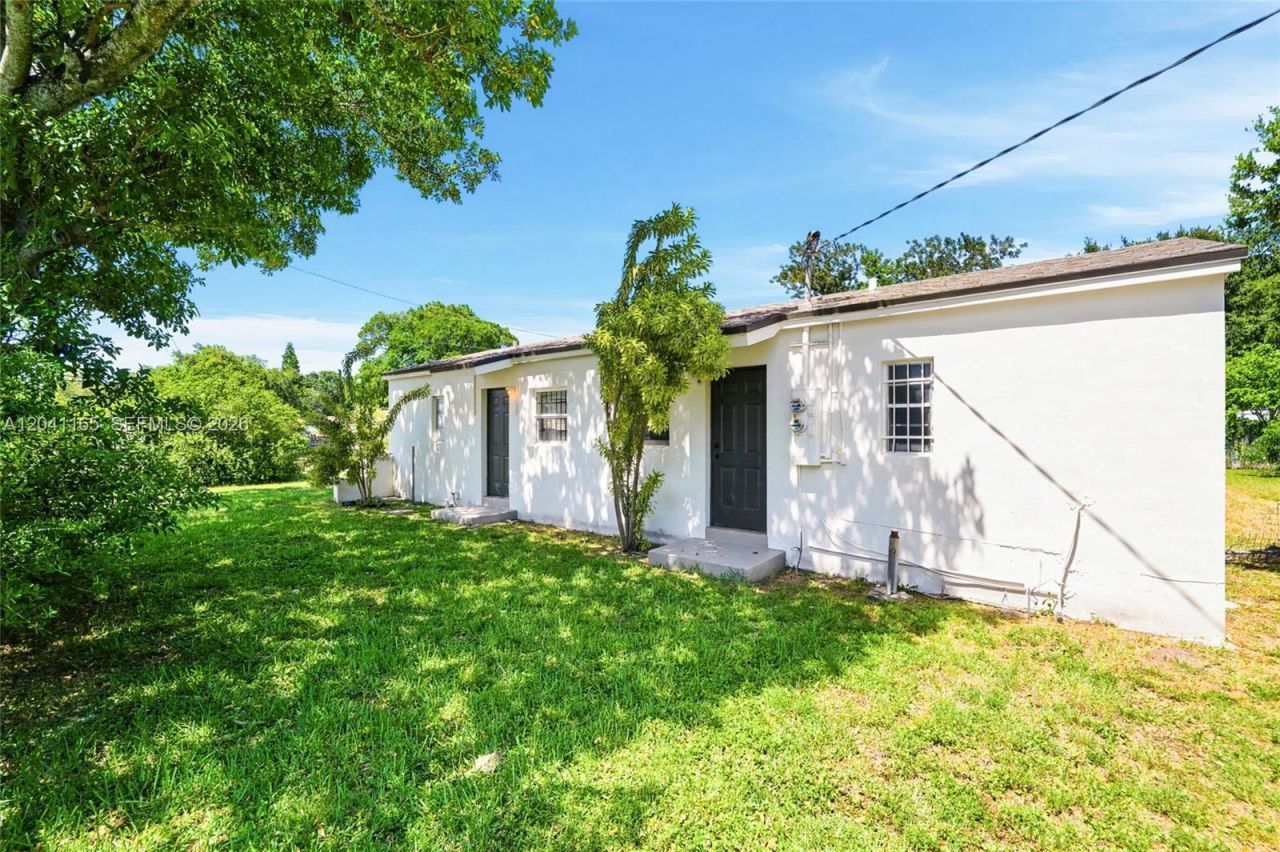 1992 NW 56th St, Miami, FL 33142 Photo
