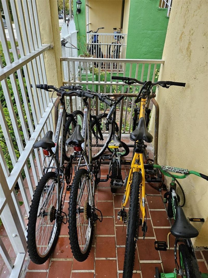 7400 Harding Ave , Unit 22, Miami Beach, FL 33141 Photo