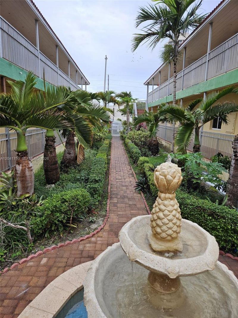 7400 Harding Ave , Unit 22, Miami Beach, FL 33141 Photo