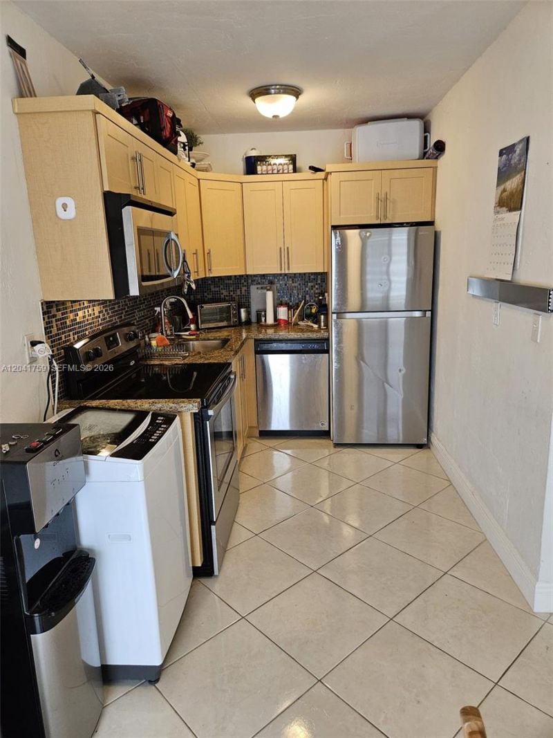 7400 Harding Ave , Unit 22, Miami Beach, FL 33141 Photo