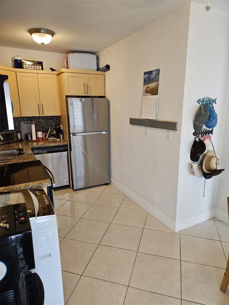 7400 Harding Ave , Unit 22, Miami Beach, FL 33141 Photo