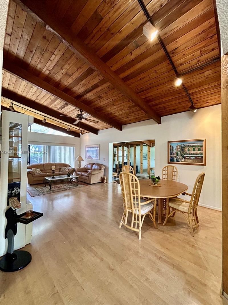 500 Briarwood Cir , Unit 3-54, Hollywood, FL 33024 Photo