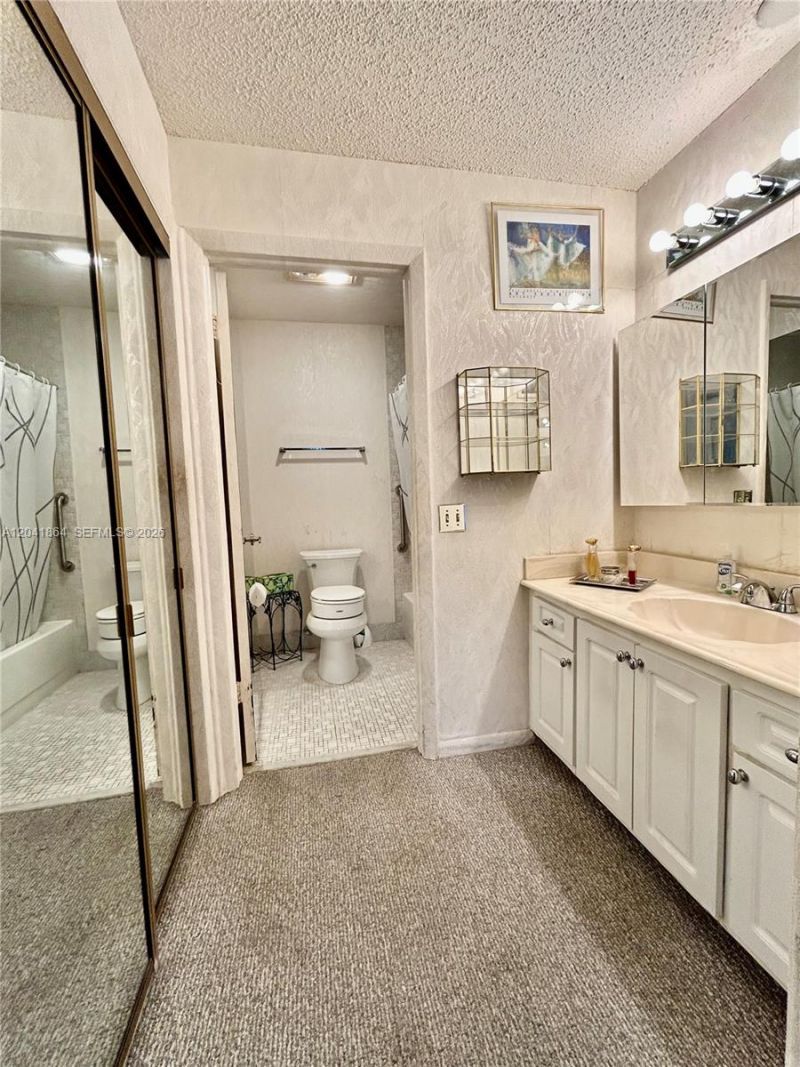 500 Briarwood Cir , Unit 3-54, Hollywood, FL 33024 Photo