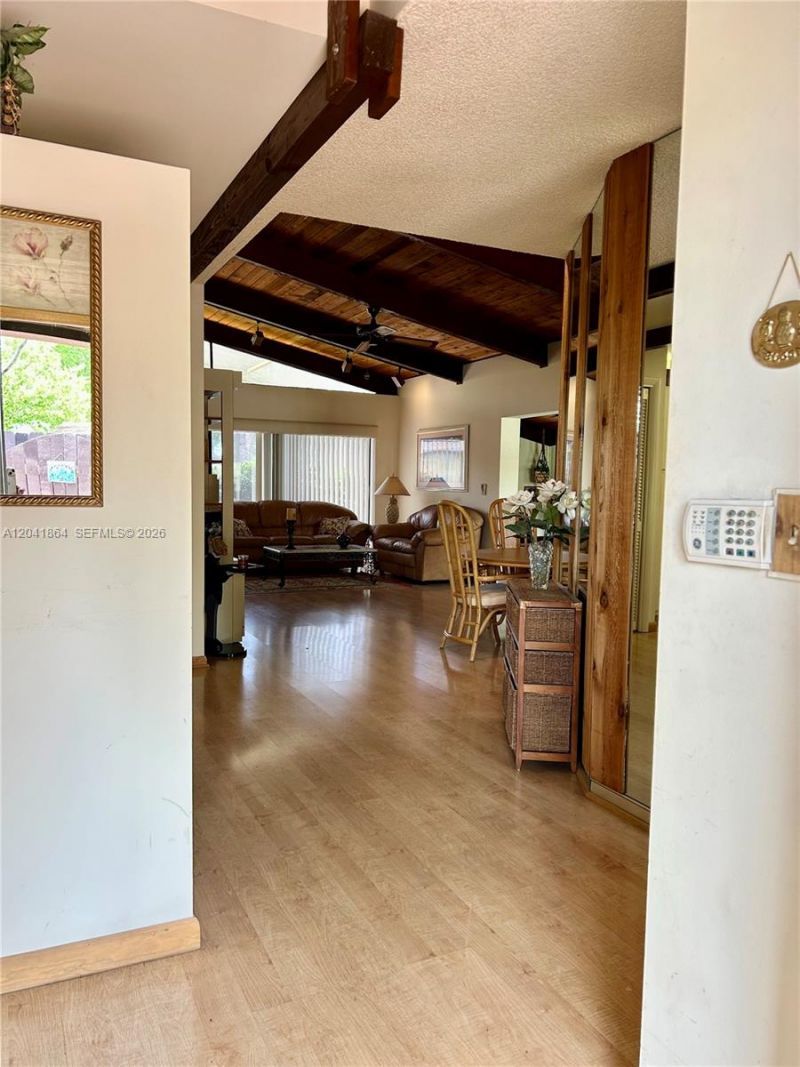500 Briarwood Cir , Unit 3-54, Hollywood, FL 33024 Photo