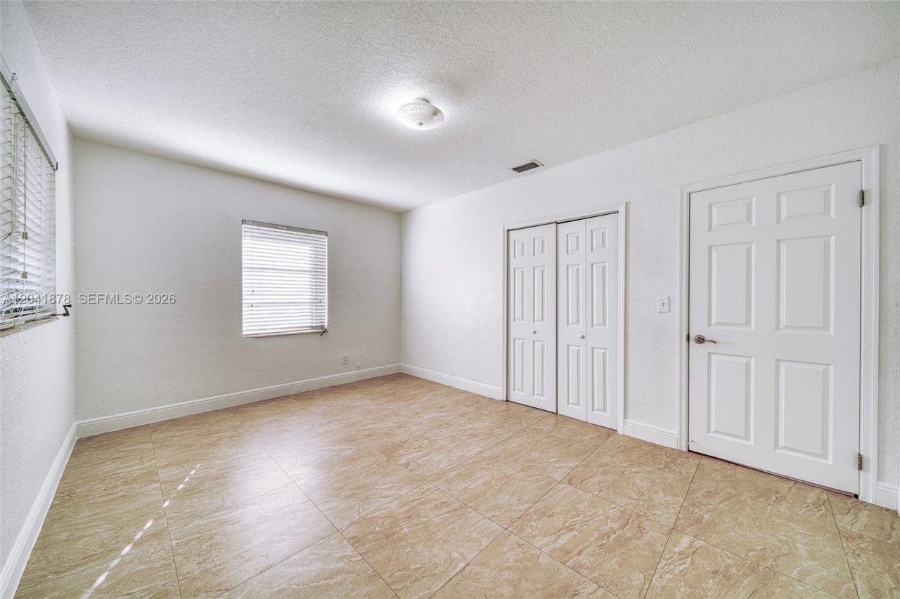 4136 SW 14th St , Unit 4136, Miami, FL 33134 Photo