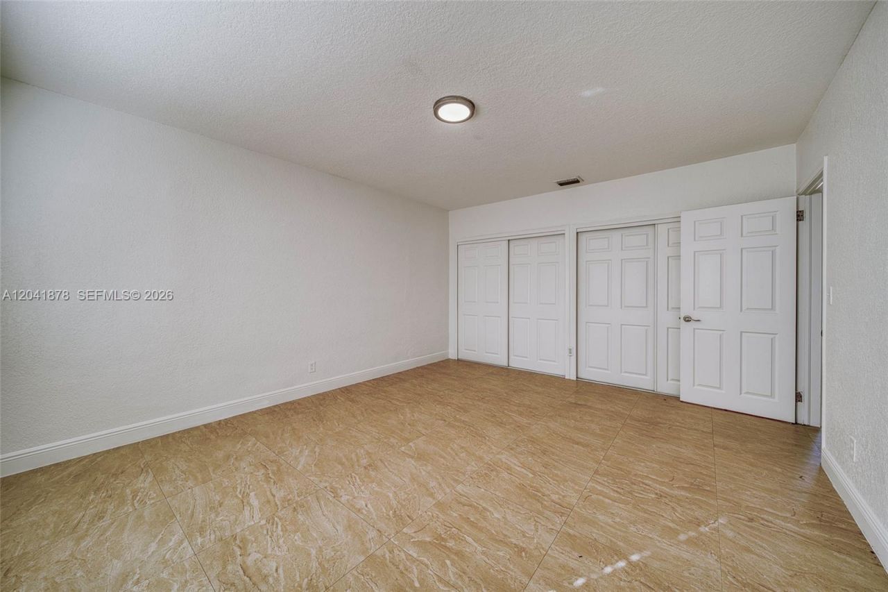 4136 SW 14th St , Unit 4136, Miami, FL 33134 Photo