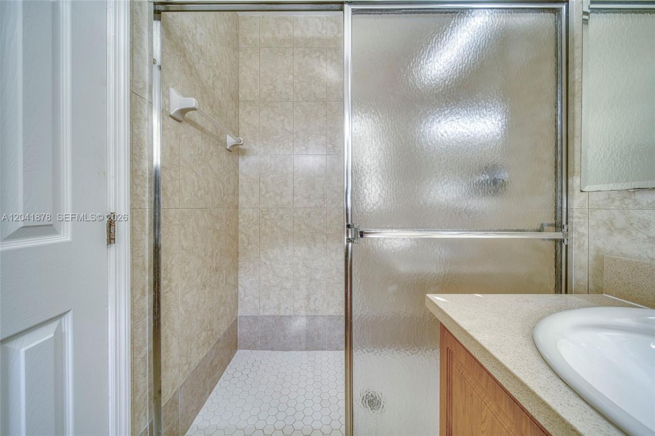4136 SW 14th St , Unit 4136, Miami, FL 33134 Photo
