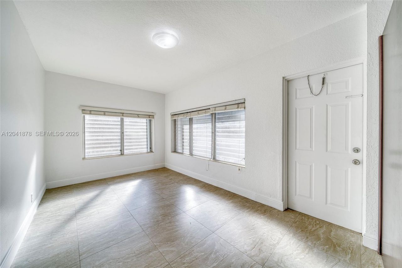 4136 SW 14th St , Unit 4136, Miami, FL 33134 Photo