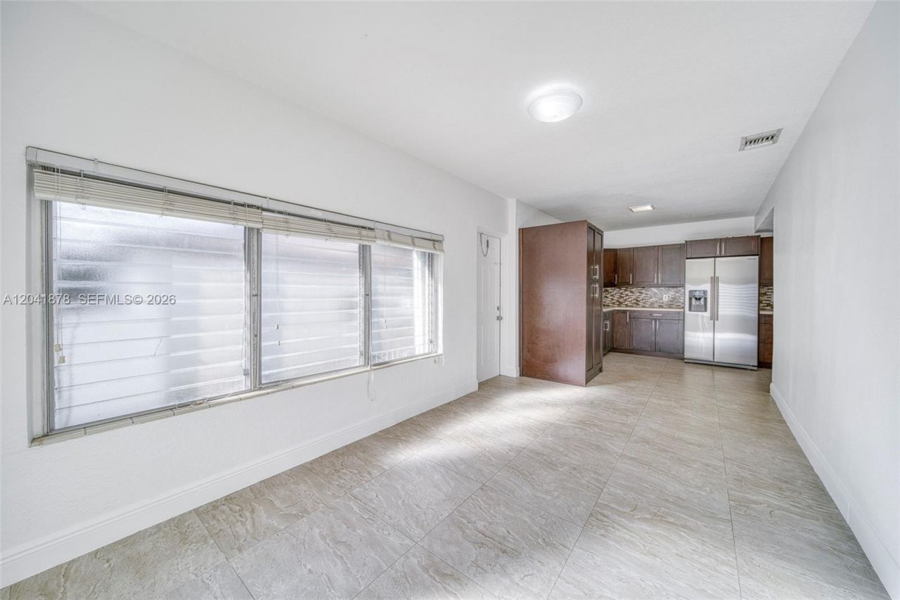 4136 SW 14th St , Unit 4136, Miami, FL 33134 Photo