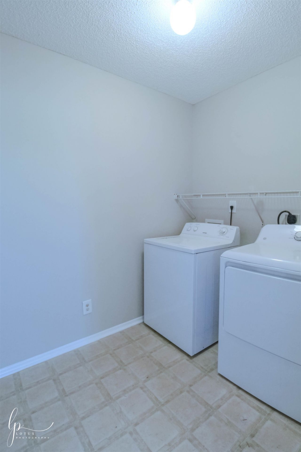2013 Laurel Oak Ct.  Photo 23