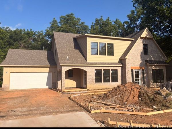 810 N Cedar Avenue , Broken Arrow, OK 74012